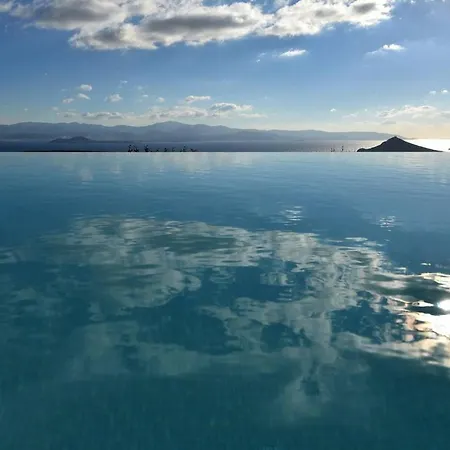 Villa Moonlight - Exquisite For 10 With Pool, Helipad